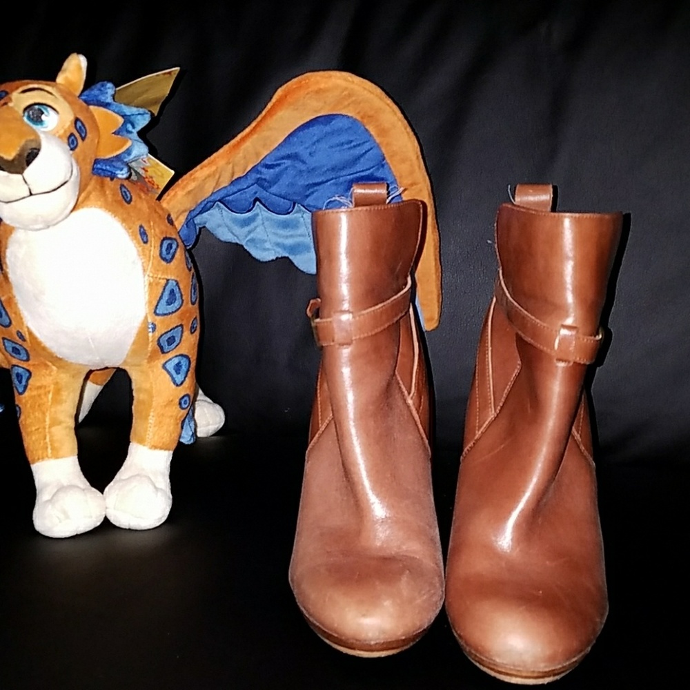 Schoes